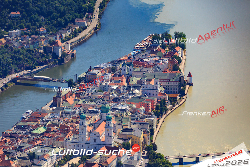 Luftbild von Dreifluesseeck Passau - Luftaufnahme wurde 2017 von https://frankenair.de mittels Flugzeug (keine Drohne) erstellt - die Geschenkidee