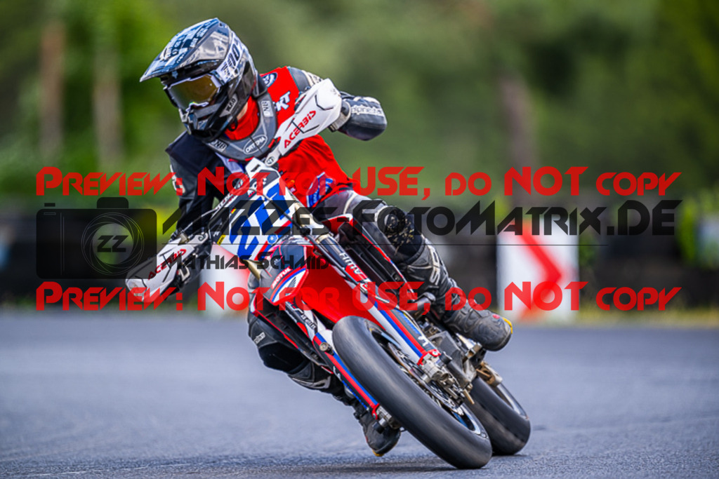 MaZZes_FotoMatrix_220528_1501 | Fotograf Mathias Schmid
Sportfotograf,
Eventfotograf,
Hochzeitsfotograf,
Portraitfotograf