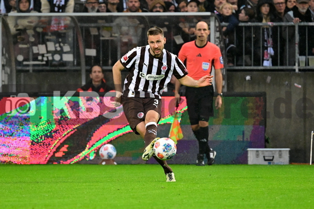 KBS Picture_FCStPauli-Gladbach_016 | Mets Karol (St.Pauli) ,Sportplatz :  Millerntor Stadion, - Realisiert mit Pictrs.com