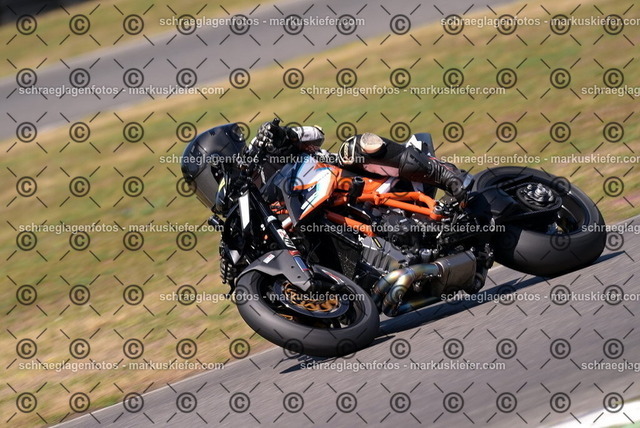 26bt04-2044 | markuskiefer.com - Realisiert mit Pictrs.com