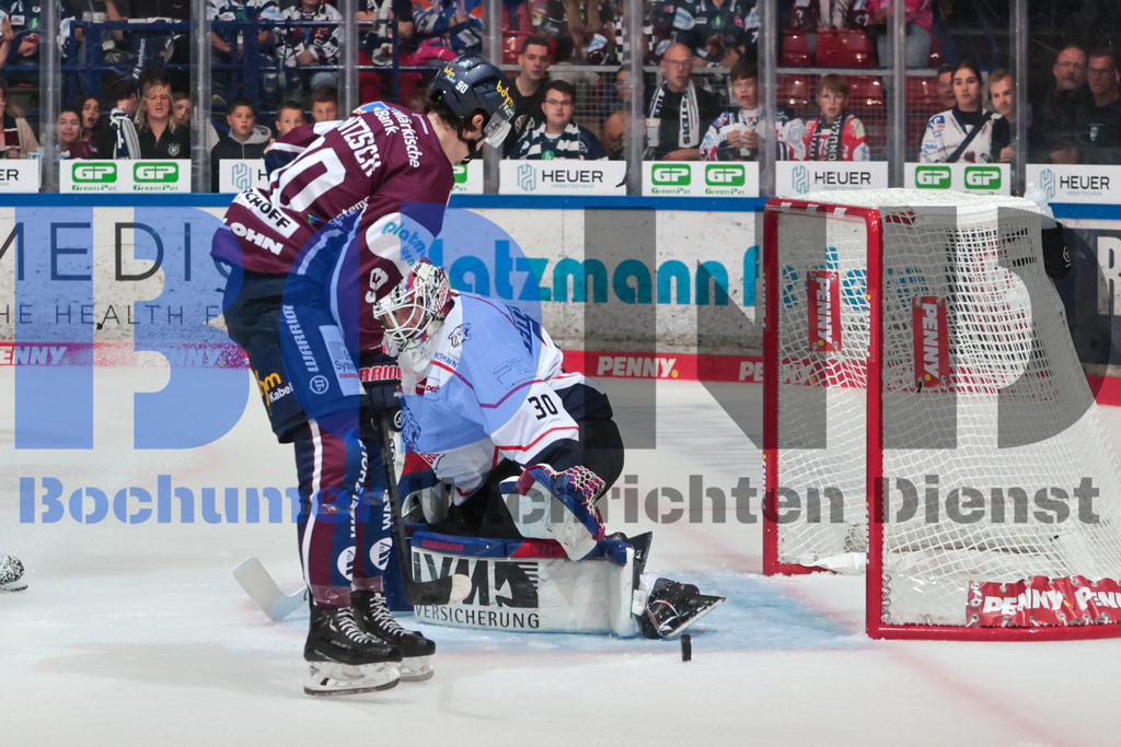 SES_ISENUR20250919-28 | bond - Realisiert mit Pictrs.com