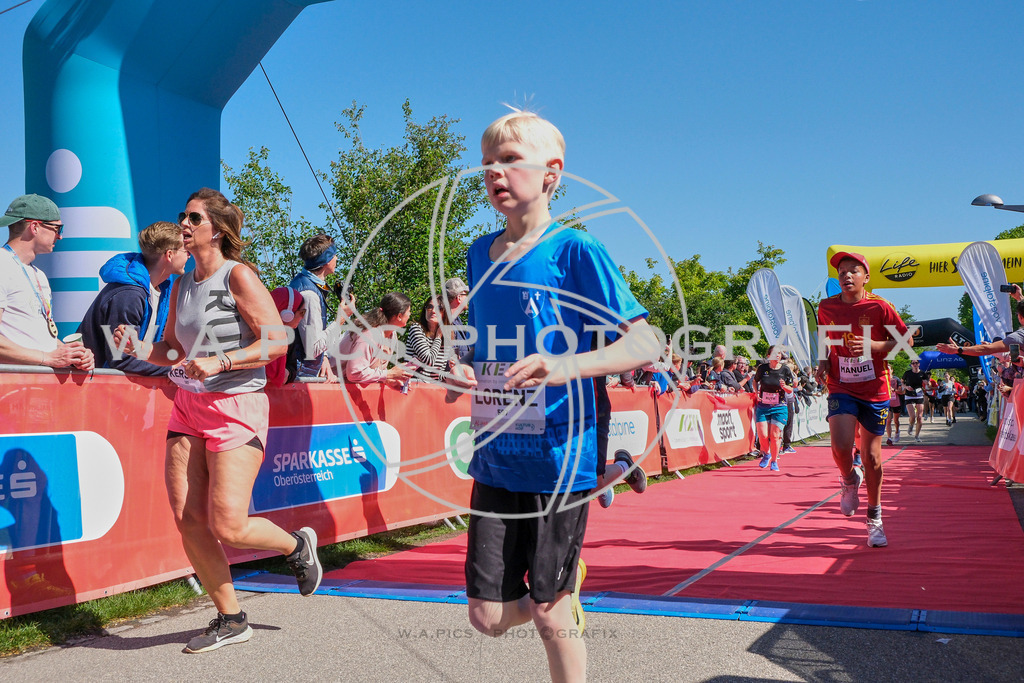 ..... | LINZ,AUSTRIA,27.April 24, Int. 3 Brückenlauf Linz  , Image shows: Photo: WAPICS / Michael ring