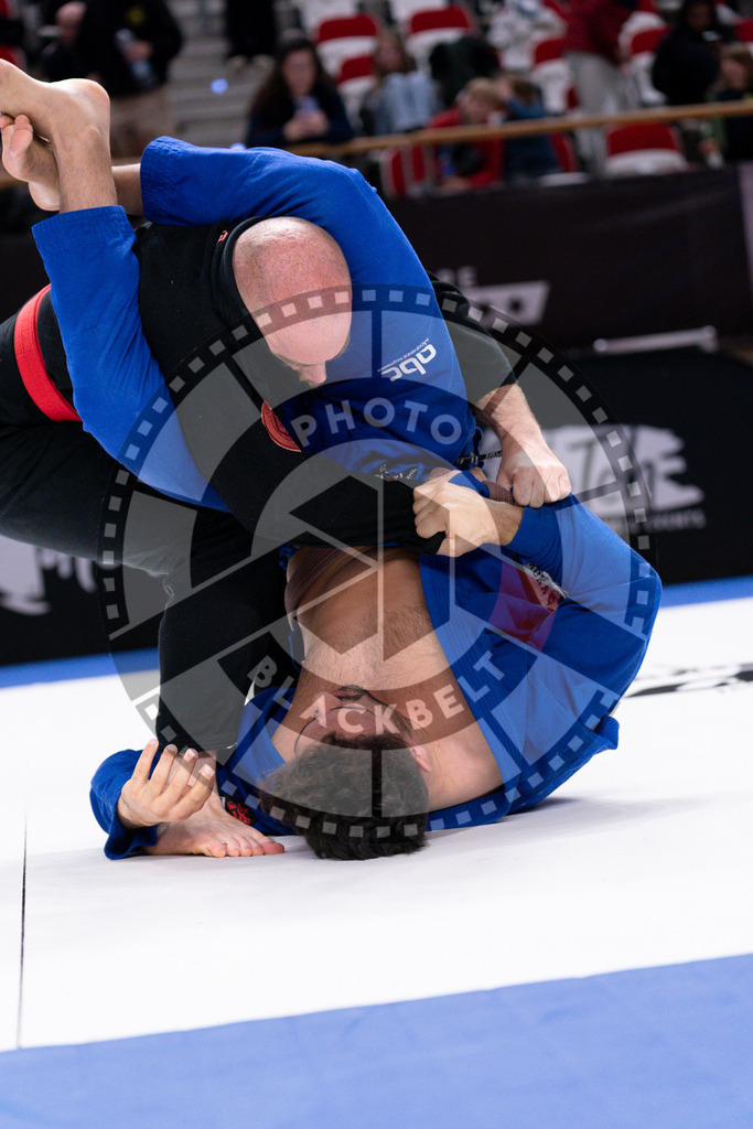 20241013PBB3793 | Athletes compete during the AJP Tour Europe Continental Jiu-Jitsu Amateurs & Masters Championship on October 13, 2024 in Almere near Amsterdam, Netherlands. © Chiara Dazi / photoblackbelt