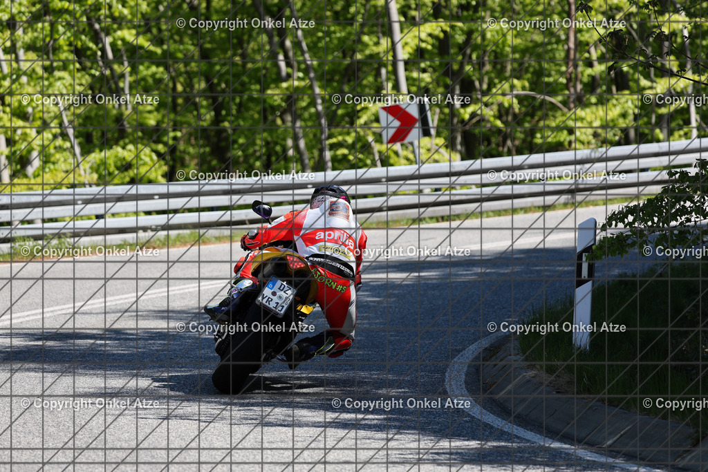 IMG_8501 | Fotograf am Kyffhäuser. Onkel Atze. Kyffhäuser Rennstrecke. Café36. Motorsportfotografie. - Realisiert mit Pictrs.com
