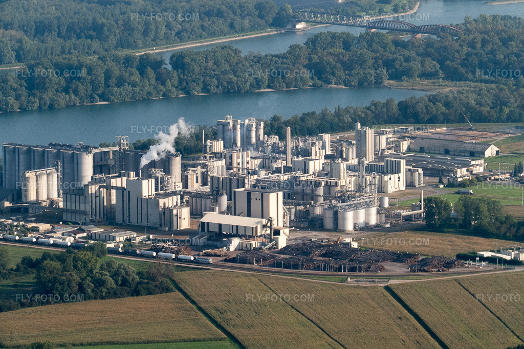 Aerial view: Industry in Beinheim in the state Bas-Rhin, France. – Photo: P1000879.jpg taken on 09/15/2014 by Werner Riehm/FLY-FOTO.com – Resolution of the original: 5472 x 3648 px