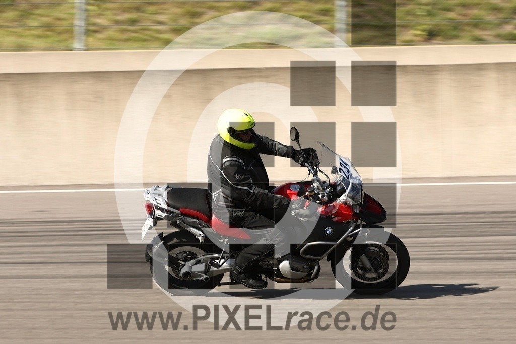 0234-20250919_12252 | Schöne Erinnerungen an spannende Momente - das festzuhalten ist unser Job. PIXELrace.de ist seit 2003 auf den Rennstrecken Europas unterwegs um die Action draußen beim Fahren und die wunderbare Stimmung imm Fahrerlager für euch einzufangen.