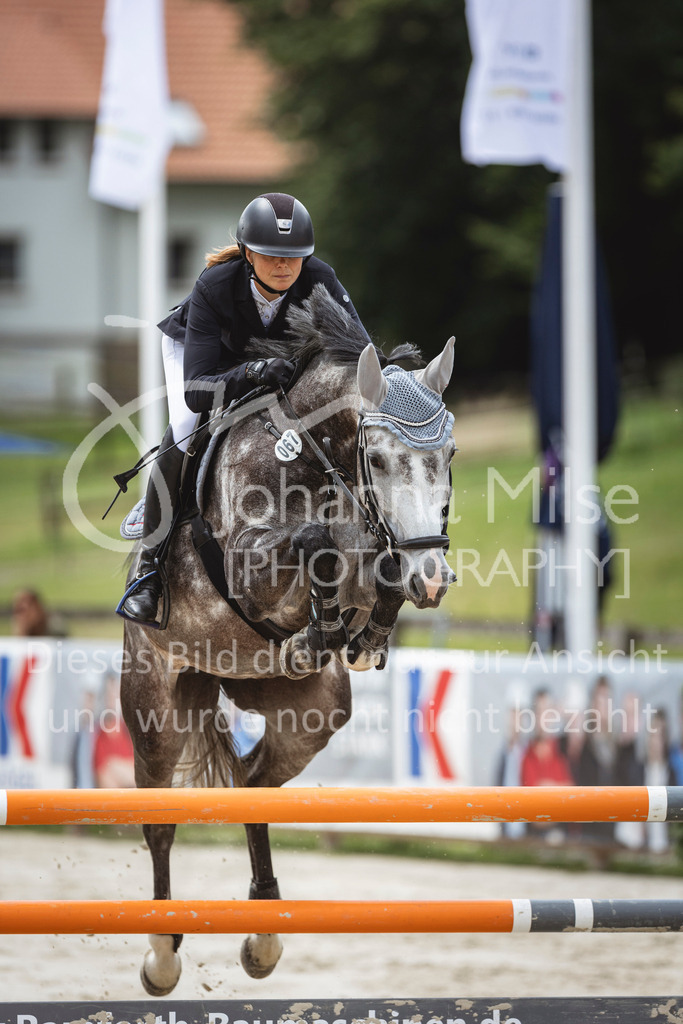 240714_BHO_M2-Spr-2-373 | Deine schönsten Turniermomente als professionelle Fotos! Entdecke hochwertige Pferdesport-Fotografie im Online-Shop. Jetzt Fotos finden & bestellen!