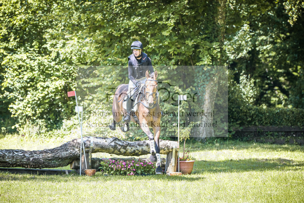 DOS_9581 | Entdecke hochwertige Reitturnierfotos von Foto Oger. Professionell, emotional und authentisch – jetzt Lieblingsmomente im Shop bestellen.Deutschlandweite Turnierfotografie. - Realisiert mit Pictrs.com
