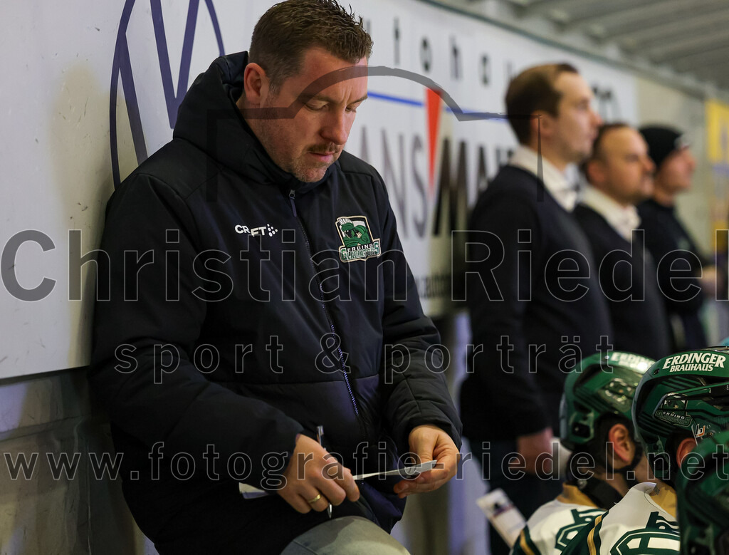 2025-11-02_141_TSV_Erding_gegen_EV_Fuessen | Erding, Deutschland, 02.11.2025:Eishockey, Oberliga Süd 2025 / 2026, 15. Spieltag, TSV Erding gegen EV Füssen, Endergebnis: 2:6Foto: Christian Riedel / fotografie-riedel.net