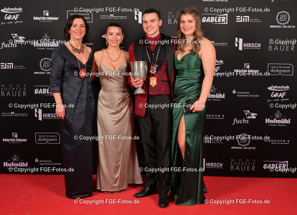 20240113-fge-fotos-0035 | Eröffnungsball der FGE am 13.01.2024 im Alten Stadttheater in Eichstätt. - Realisiert mit Pictrs.com