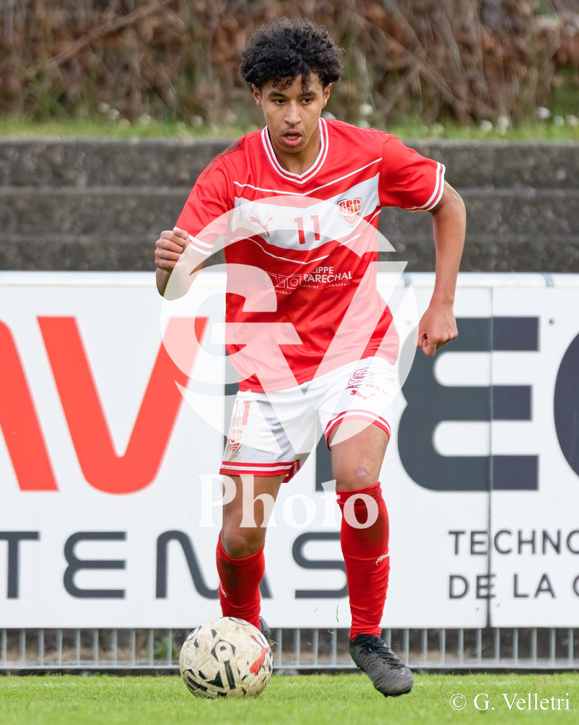 2e ligue - CS Chênois 2 - Etoile Carouge FC 2 |  durant le match de 2e ligue entre CS Chênois 2 et Etoile Carouge FC 2 au Stade des Trois-Chêne à Chêne-Bourg, Switzerland