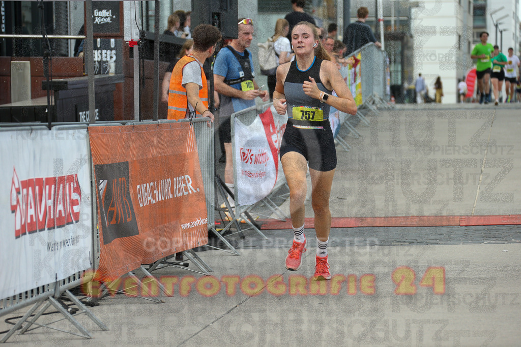 250920_1517_EX1_8800 | Sportfotografie im Rhein-Sieg Kreis, Köln, Bonn, NRW, Rheinland Pfalz, Hessen, etc. Unser Tätigkeitsfeld umfasst den Laufsport vom Volkslauf über den Marathon, Duathlon, Triathon bis zum Ultralauf wie Kölnpfad Ultra oder Schindertrail.