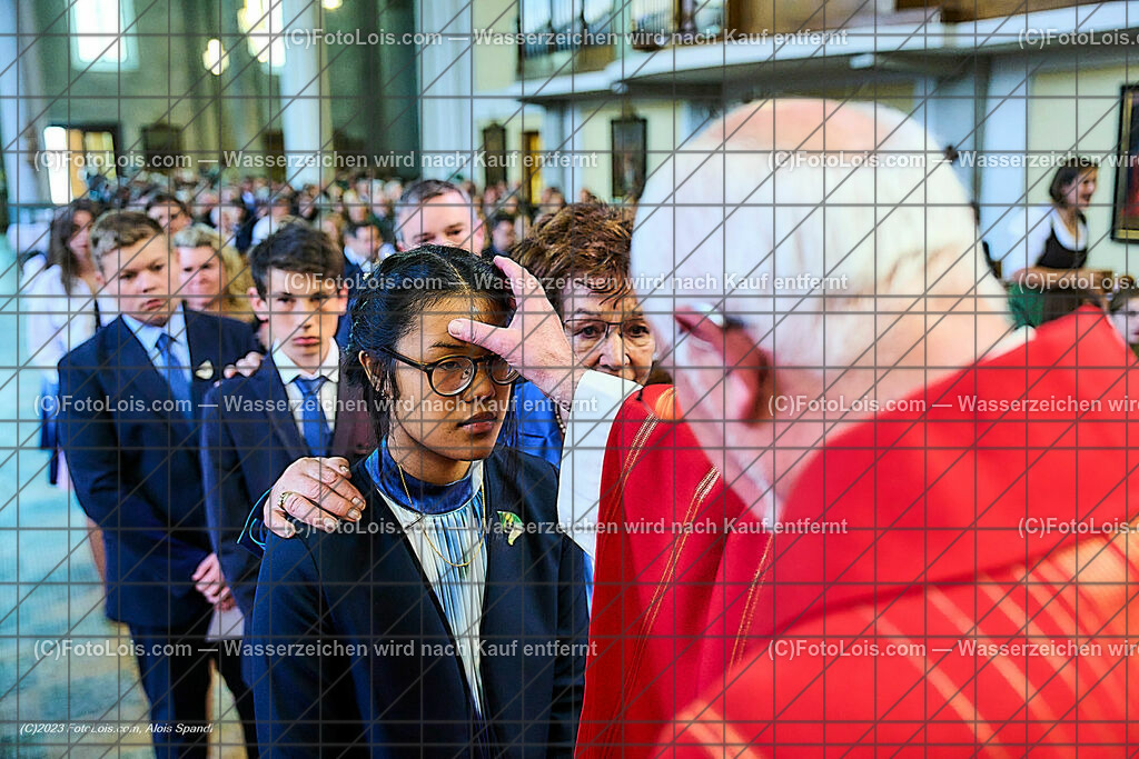 ALP2356_Pfarrfirmung Wieselburg_Sakrament der Firmung | (C)FotoLois.com, Alois Spandl, Pfarrfirmung in Wieselburg mit Firmspender Eduard Gruber (ehemaliger Generalvikar der Diözese St. Pölten), Sa 3. Juni 2023.