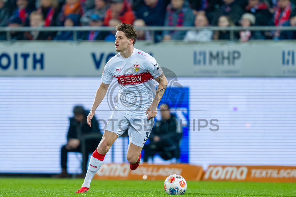 1. FC Heidenheim vs. VfB Stuttgart, Fussball, 1. Bundesliga, 23. Spieltag, Saison 2025/2026, 22.02.2026 | Ramon Hendriks (VfB Stuttgart, #03),1. FC Heidenheim vs. VfB Stuttgart, Fussball, 1. Bundesliga, 23. Spieltag, Saison 2025/2026, 22.02.2026Foto: photosbyphips/Philip Ziegler