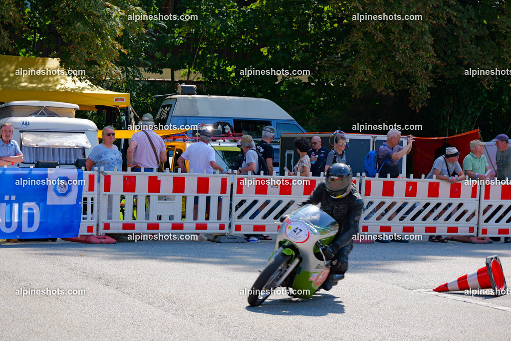 P1014840 | Erleben Sie atemberaubende, hochqualitative Fotos Ihrer Fahrt entlang der malerischen Alpenstraßen. Besuchen Sie alpineshots.com, um professionelle Aufnahmen Ihrer unvergesslichen Reise zu finden und zu kaufen - Realisiert mit Pictrs.com