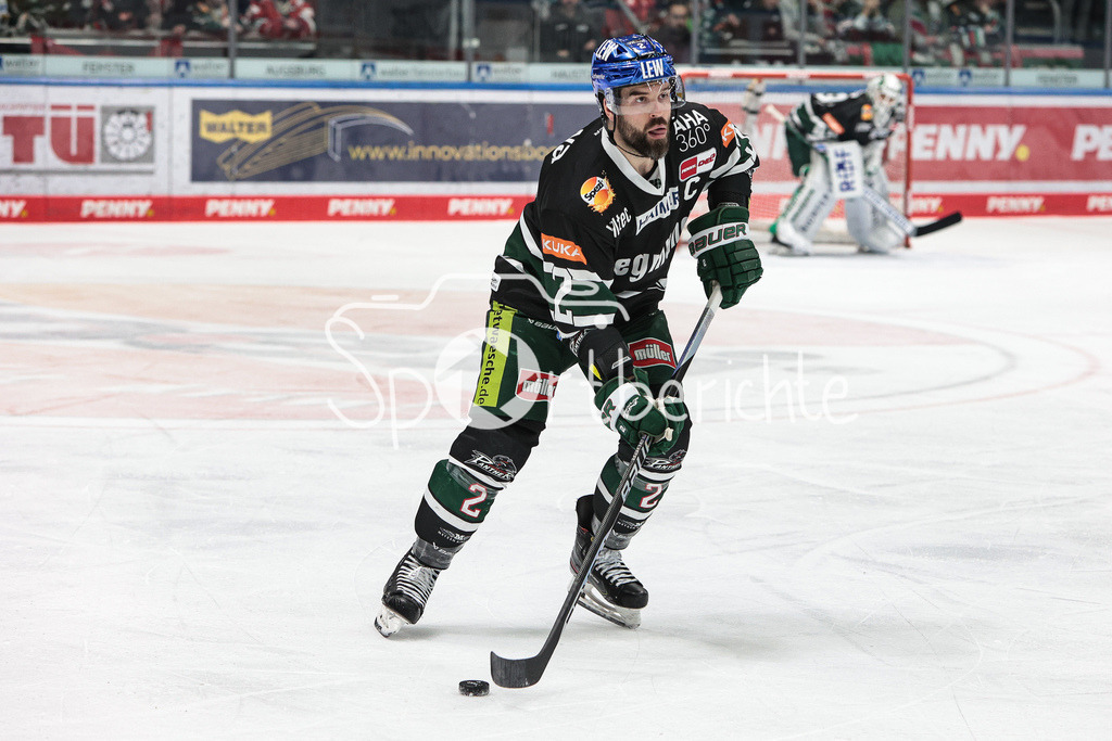 Augsburger Panther - Loewen Frankfurt | Braden LAMB (AEV #2) am Puck