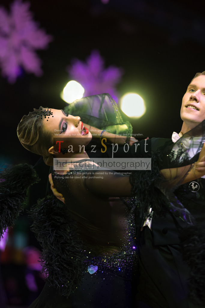 20241215_WDSF_Int_Open_Std-Riga-9135 | Tanzsportbilder, Standardtanz, Lateintanz, WDSF, DTV, LTVB, dancecomp, goc, hessen tanzt, blaues band der spree, walzer, tango, wiener walzer, slowfox, quickstepp, samba, rumba, cha-cha-cha, paso doble. jive, hd-kroft photography, turniertanzsport