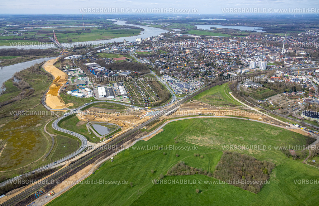 Wesel230300929 | Luftbild, Lippemündungsraum, Lippeaue, Baustelle und Neubau Erweiterung Bundesstraße B8, Ortsansicht und Niederrheinbrücke Wesel, Fusternberg, Wesel, Ruhrgebiet, Niederrhein, Nordrhein-Westfalen, Deutschland