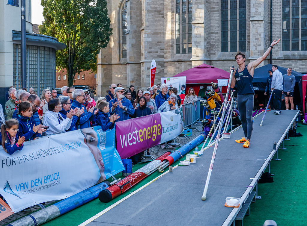 top-top.de 240913-150 | Foto, Video, Fotografie, Videografie, Fotobox, DJ, Discjockey, Musik, Musikbox, Veranstaltung, Photobooth, Amazon, Ebay, Buchtipp, Bestseller, Autor, Verlag, Buch, Wesel, Hamminkeln, NRW, Dinslaken, Rees, Drohne, Hochzeit, Party, Fotobox, Wesel, Fotograf