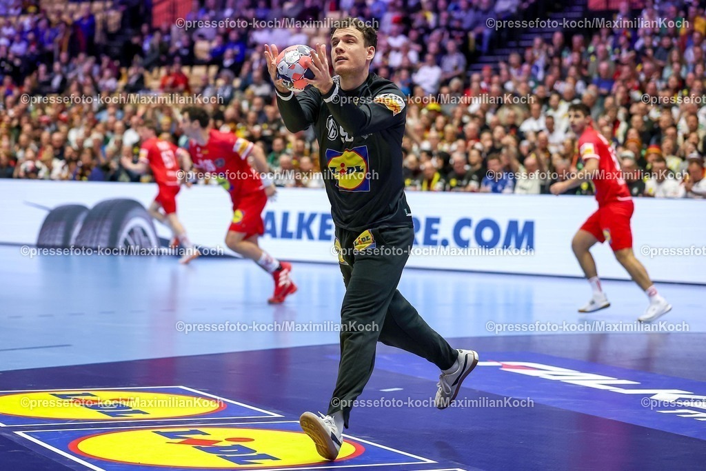 EHF19012601030 | 19.01.2026, Handball, Men's EHF EURO 2026, Österreich - Serbien, Jyske Bank Boxen in Herning, Dänemark, Preliminary Round:  Constantin Möstl (Austria #98) 