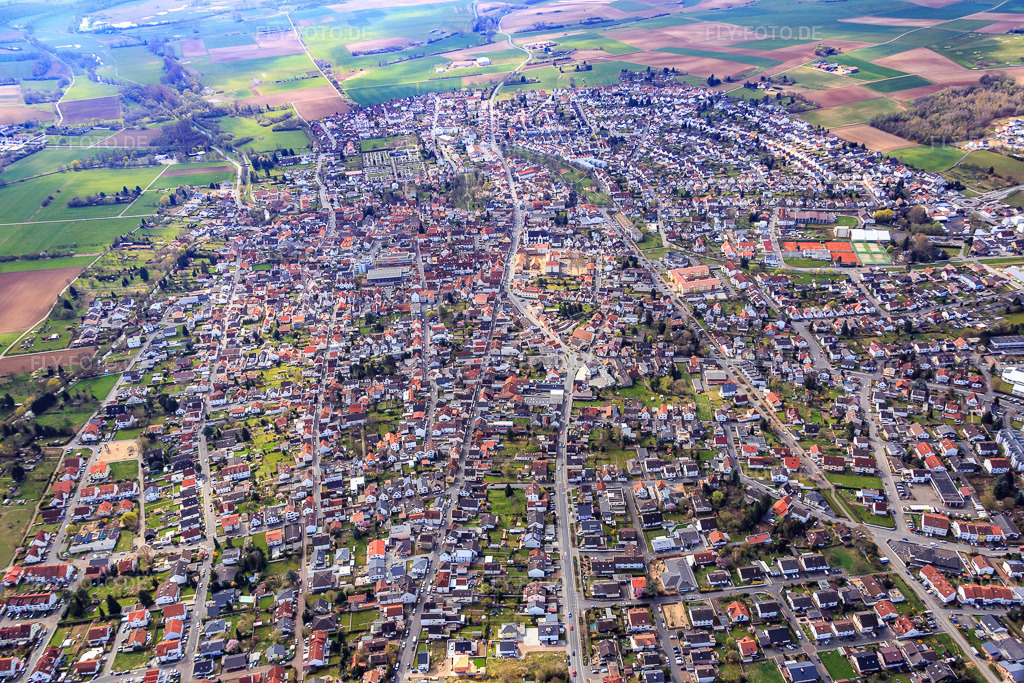 Luftbild: Ortübersicht aus Norden in Groß-Zimmern im Bundesland Hessen in Deutschland. Foto: IMG_077296.jpg vom 12.04.2015 durch Werner Riehm/FLY-FOTO.de