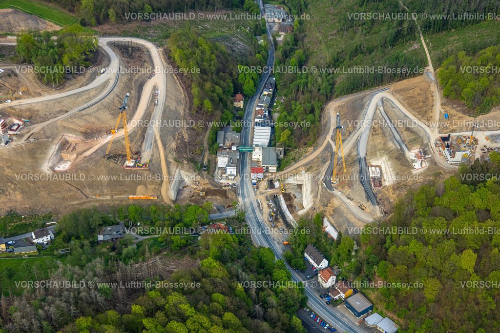Luedenscheid240502597Rahmede-Bruecke_Autobahn-A45 | Luftbild, Lüdenscheid, Bauarbeiten an der Rahmedetalbrücke an der Autobahn A45, Verkehrsinfrastruktur, die ersten Fundamente der Brückenpfeiler sind erkennbar, Autobahnsperrung, Ruhrgebiet, Nordrhein-Westfalen, Deutschland