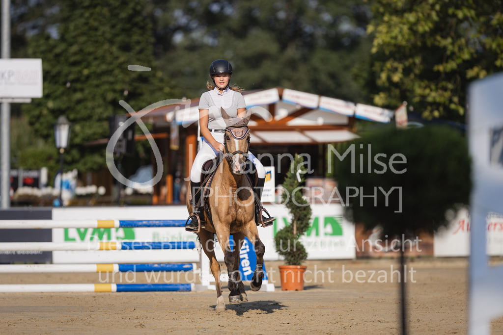 230823_Delbrueck_Stil-A1-133 | Deine schönsten Turniermomente als professionelle Fotos! Entdecke hochwertige Pferdesport-Fotografie im Online-Shop. Jetzt Fotos finden & bestellen!