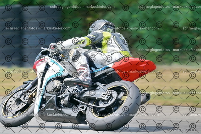 25bt04-1658 | markuskiefer.com - Realisiert mit Pictrs.com