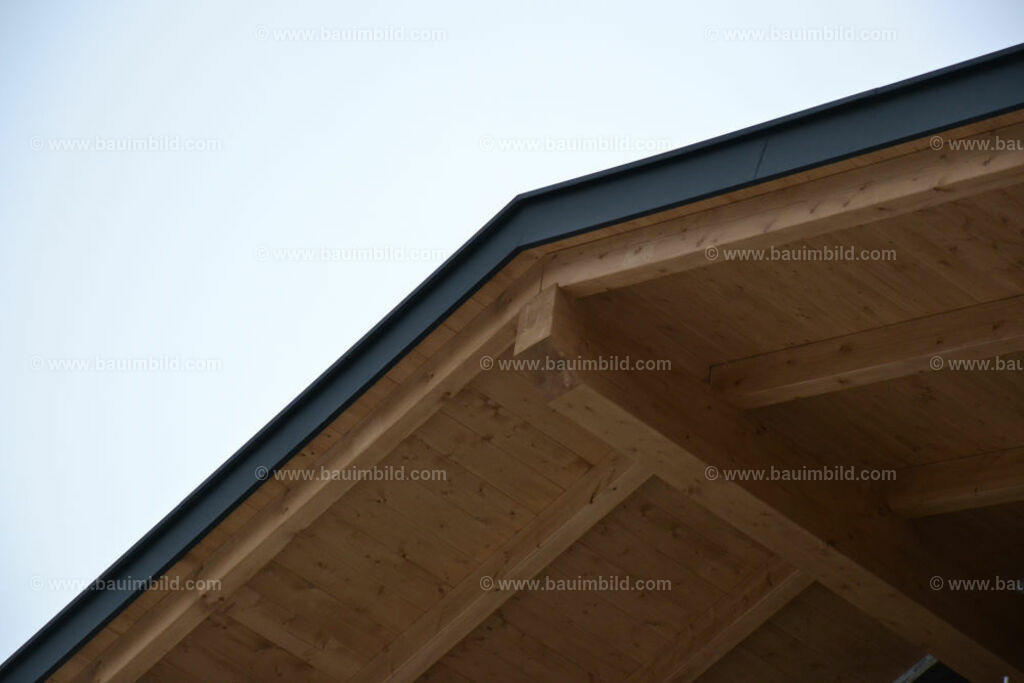 bib-lg11-spenglerarbeiten-0155 | Nach LV-Leistungsgruppen sortierte Detailfotos über den Bau eines Hauses. Alle Hausbau-Bilder direkt vom Urheber und Autor der Website Haus-Selber-Bauen.com