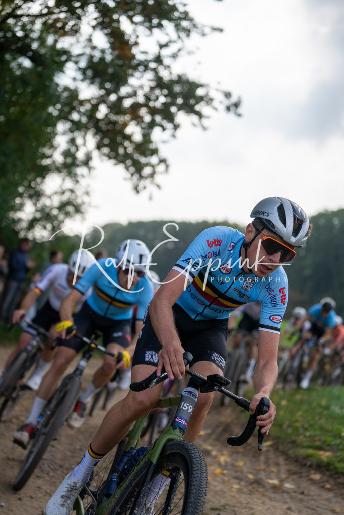Ralf Eppink Photography 20251012_DSC02575 | Sportfotografie, Eventfotografie, Porträtfotografie, Radsport Fotograf, Triathlon Fotograf, Düsseldorf Fotograf, Köln Fotograf, Actionfotografie, Teamfotografie, Peoplefotografie, Business Portraits, Veranstaltungsfotografie, Reportagefotografie - Realisiert mit Pictrs.com