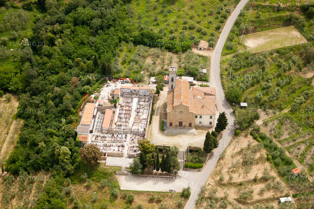 Vue aérienne: Vue de la ville à Puliciano dans le département Toscane, Italie. Photo: IMG_27943.jpg prise le 30/05/2010 par Werner Riehm/FLY-FOTO.eu – Résolution de l'original: 3915 x 2610 px