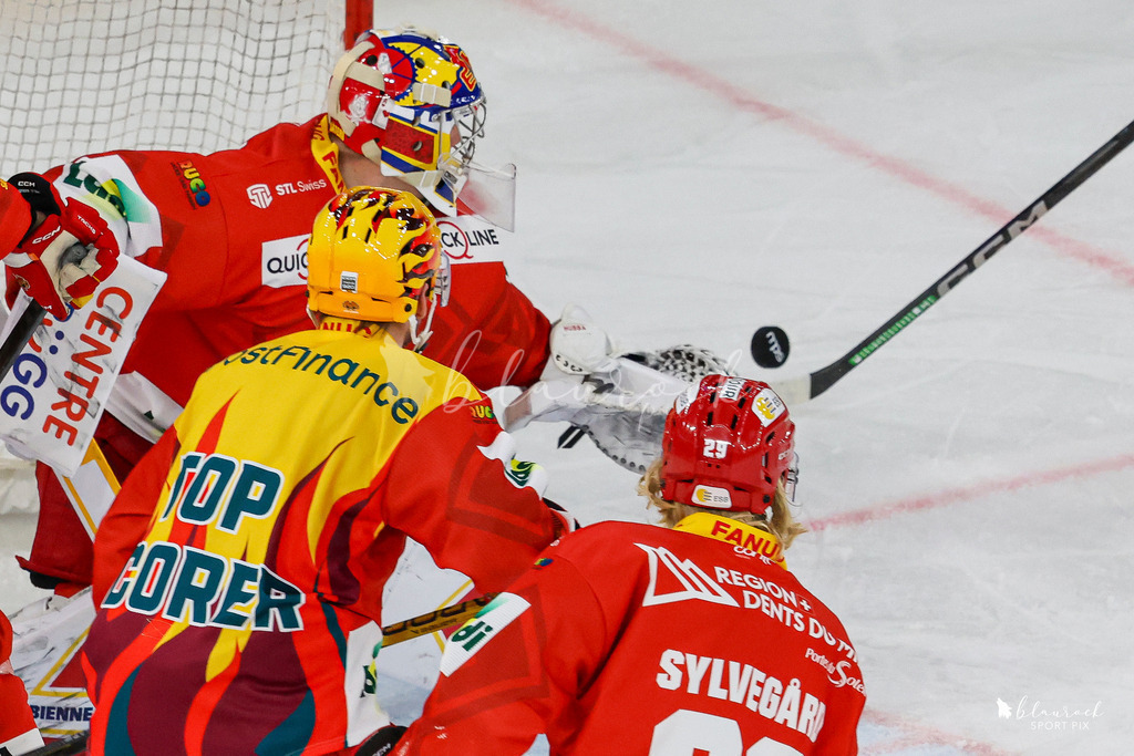 09302025_EHCB vs EVZ_wb-8802 | Sportbilder, Sportfotograf, Hochzeits- und Eventfotografin, Flugshows, Portraits und Tiershooting, Aviation, Downhill, Nationalleague, Swissleague, International