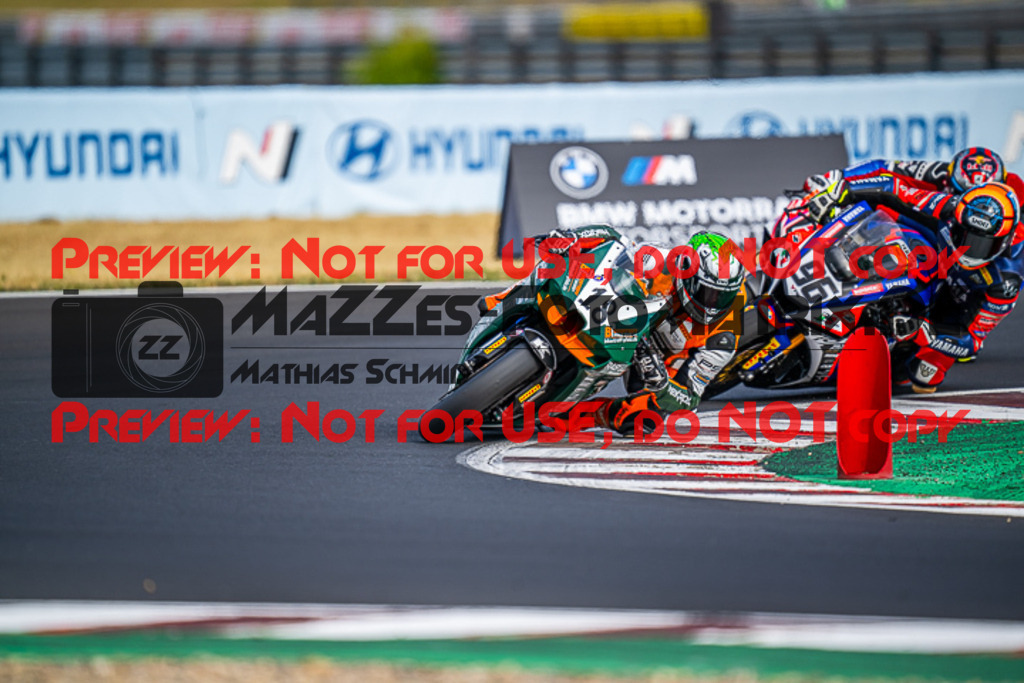 MaZZes_FotoMatrix_220625_2356 | PROSUPERSTOCK