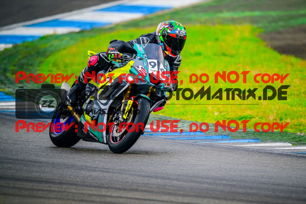 MaZZes_FotoMatrix_240614_6007705_2-66 | ROT