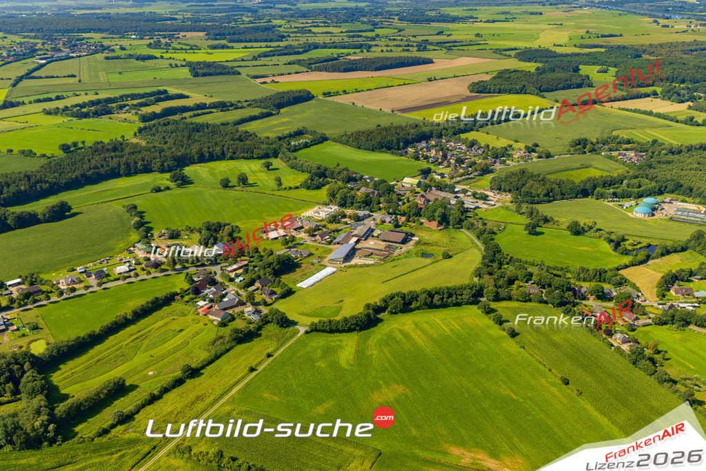Übersichts Bild Hamweddel - Die Luftaufnahme wurde 2025 vom UL-Flugzeug heraus erstellt ( keine Drohnenaufnahme ) - Hochauflösende Luftaufnahme - für Wandbilder und großformatige Ausdrucke geeignet. Das besondere Geschenk!Hier alle&nbsp;Infos zur Lizenzierung der LuftaufnahmeWir fliegen auch dieses Jahr wieder in Ihre Region um Luftbilder zu erstellen.- Luftbild anfragen