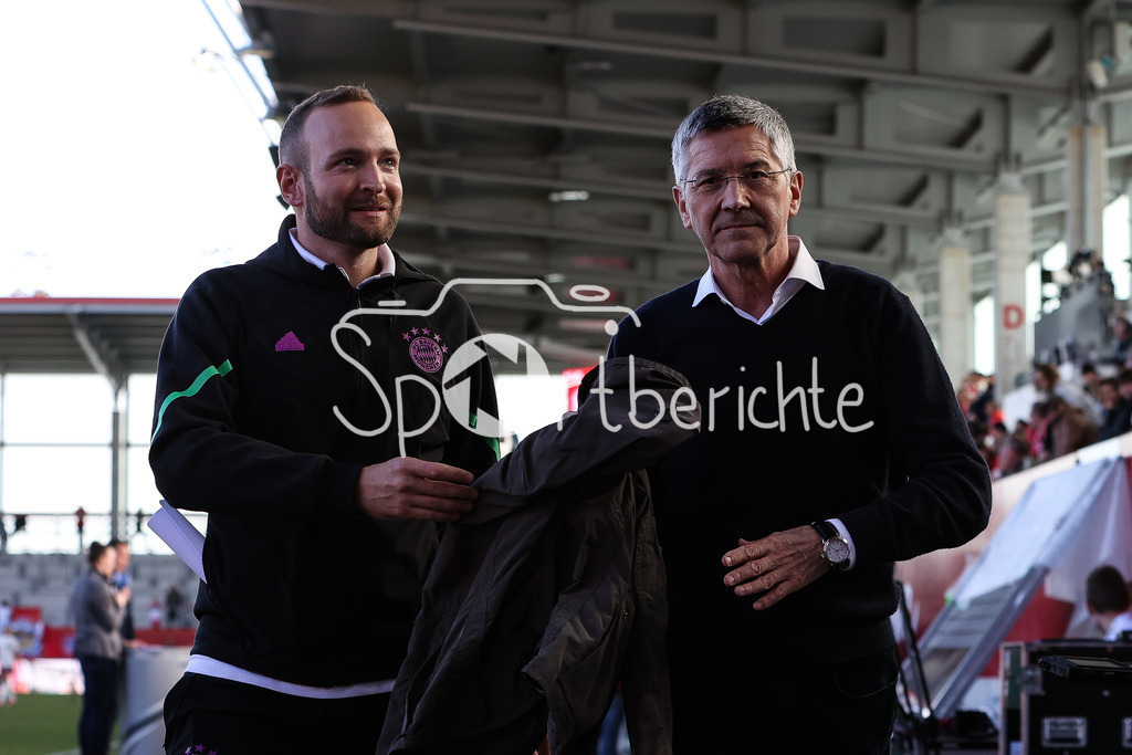 FC Bayern München Damen - Eintracht Frankfurt Damen | FC Bayern Muenchen e.V Praeident Herbert Hainer in der Halbzeit des Frauen DFB Pokal Spiels beim Interview