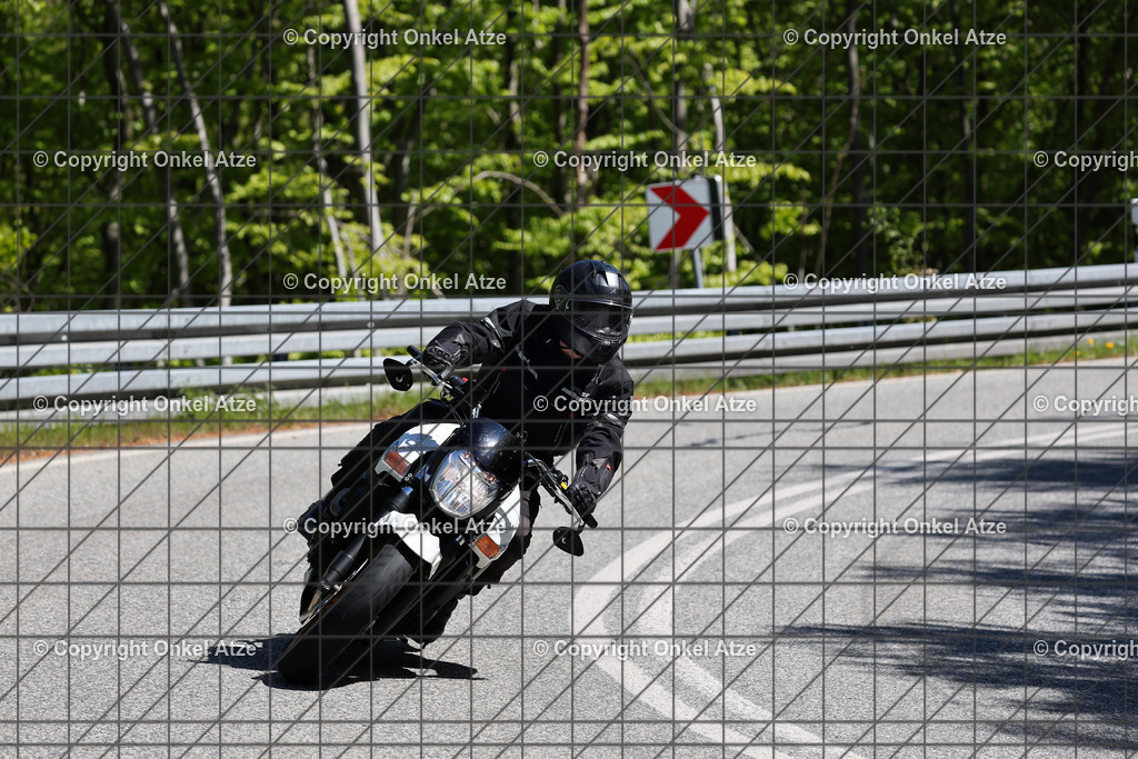 IMG_8626 | Fotograf am Kyffhäuser. Onkel Atze. Kyffhäuser Rennstrecke. Café36. Motorsportfotografie. - Realisiert mit Pictrs.com