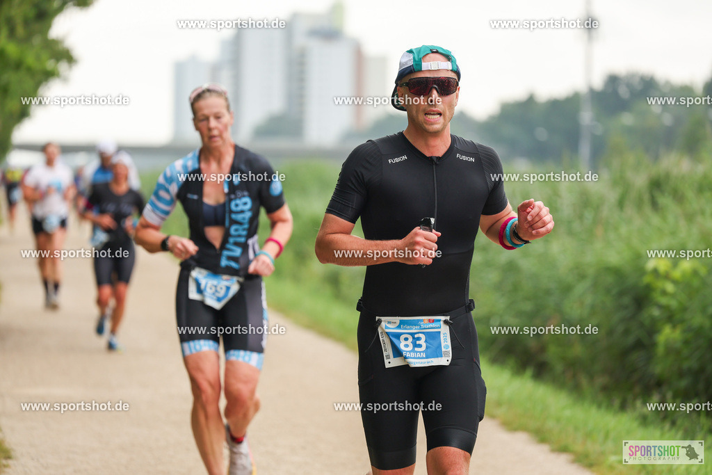LUR_1912 | 34. M-net Erlanger Triathlon 2025 #erlangertriathlon  #mnettriathlon2025 #mnettriathlon #team #olympischedistanz #mitteldistanz #triathlon #maindonaukanal  #erlangertriathlon2025 #yourpictrs #tv1848 #tv1848erlangen  #triathlonbayern #sportinerlangen #demsportverbunden #sportshot_your_pictrs Copyright: www.sportshot.de