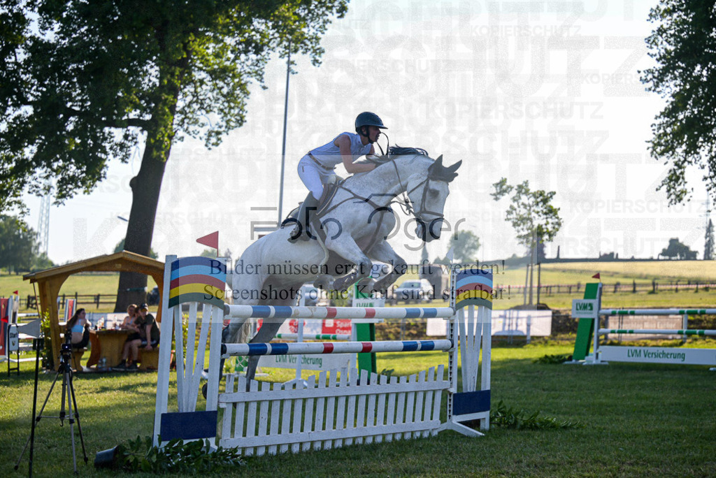 Reitturnier Voxtrup | Entdecke hochwertige Reitturnierfotos von Foto Oger. Professionell, emotional und authentisch – jetzt Lieblingsmomente im Shop bestellen.Deutschlandweite Turnierfotografie. - Realisiert mit Pictrs.com