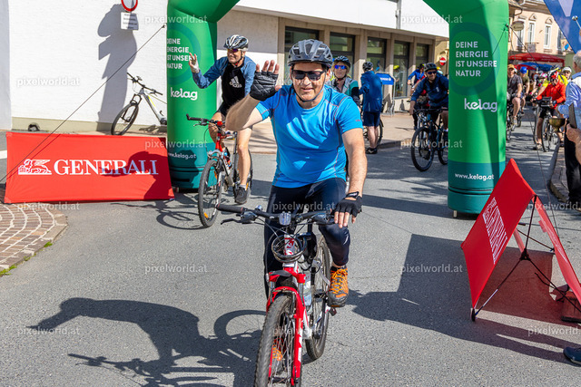 Ossiachersee autofrei - Start am Hauptplatz Feldkirchen | Bildershop von pixelworld.at - Realisiert mit Pictrs.com