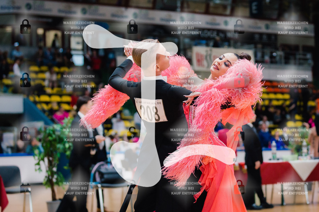 Hessen Tanzt WDSF Open Junior II Standard 4th (208) Oliver Gebert _ Alina Balatsko (Czech Republic)-2025-05-17-7821 | Webshop for digital downloads and prints of dance sport, event & show photographer Julian Link - Realisiert mit Pictrs.com