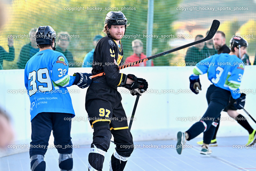 VAS Ballhockey Villach vs. ASKÖ Villach Ballhockey | #39 Scharf Nikolas SV ASKÖ Ballhockey, #97 Pirsch Christoph VAS Ballhockey Villach, #3 Fertschai Matthias SV ASKÖ Ballhockey, VAS Ballhockey Villach vs. ASKÖ Villach Ballhockey , VAS Ballhockey Villach vs. ASKÖ Villach Ballhockey  am 13.05.2026 in Villach (Alpen Arena ), Austria, (Photo by Bernd Stefan)