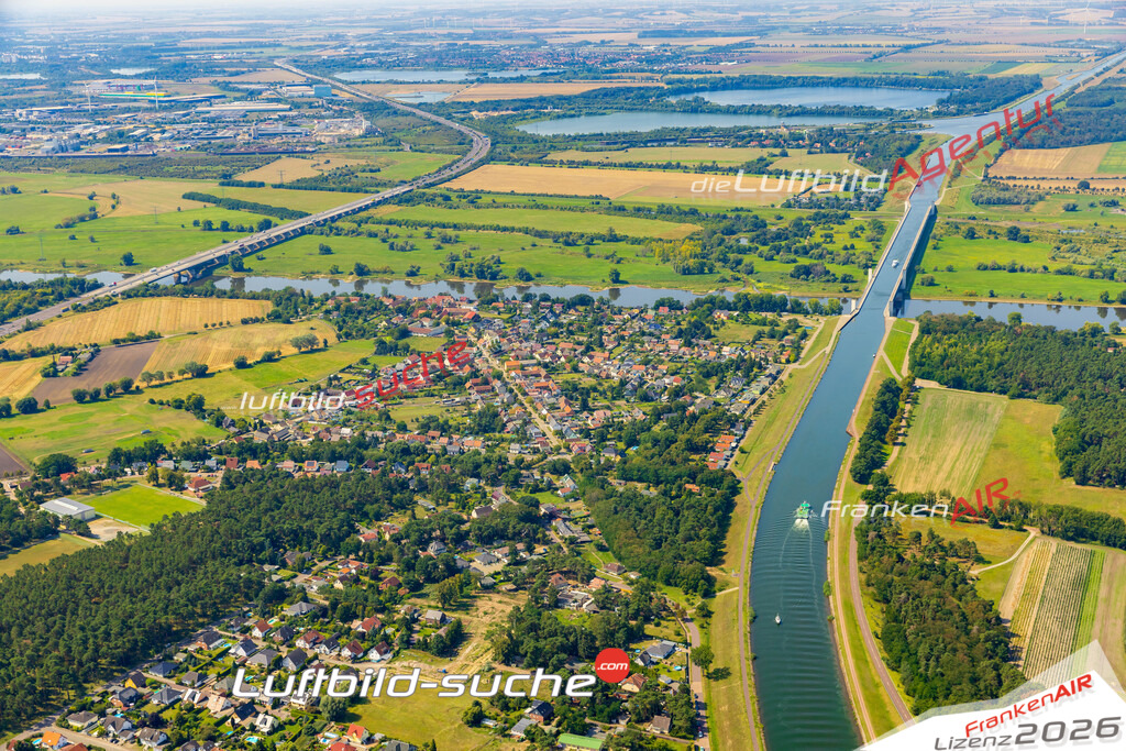 Klassische Luftaufnahme ohne Drohne zeigt:Elbe Havel Kanal bei Möser - Die Luftbildaufnahme wurde 2025 vom UL-Flugzeug heraus erstellt ( keine Drohnenaufnahme ) - Hochauflösende Luftaufnahme -Nicht vergleichbar mit Google Maps oder Satelittenbilder- Die Geschenkidee !Mit Lizenz und Bildrechte bestellbar