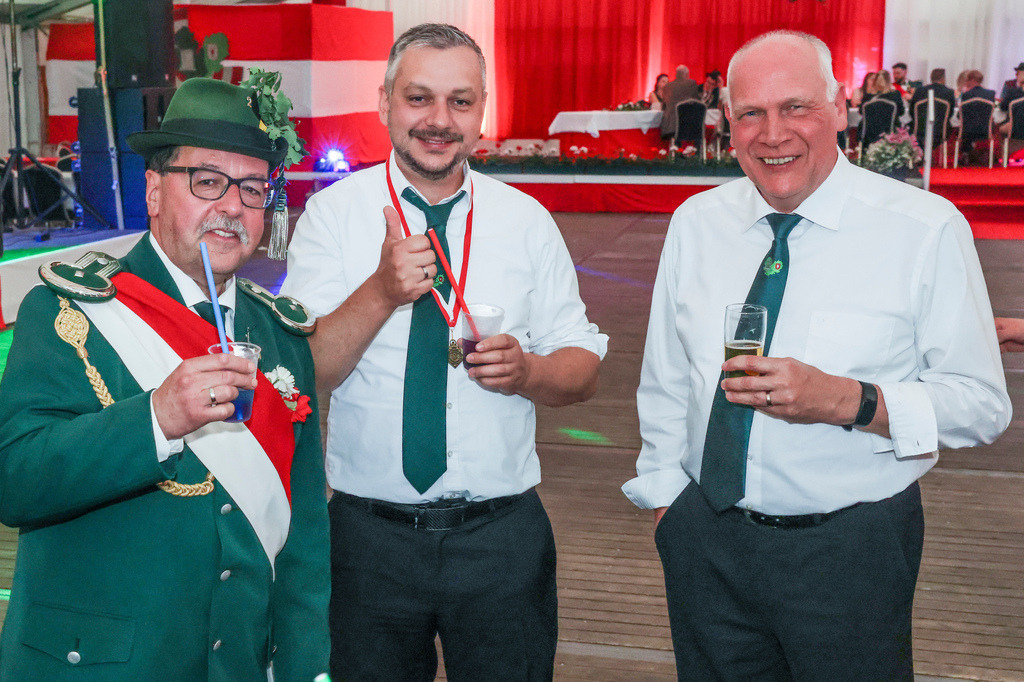 top-top.de 240601-232 | Foto, Video, Fotografie, Videografie, Fotobox, DJ, Discjockey, Musik, Musikbox, Veranstaltung, Photobooth, Amazon, Ebay, Buchtipp, Bestseller, Autor, Verlag, Buch, Wesel, Hamminkeln, NRW, Dinslaken, Rees, Drohne, Hochzeit, Party, Fotobox, Wesel, Fotograf