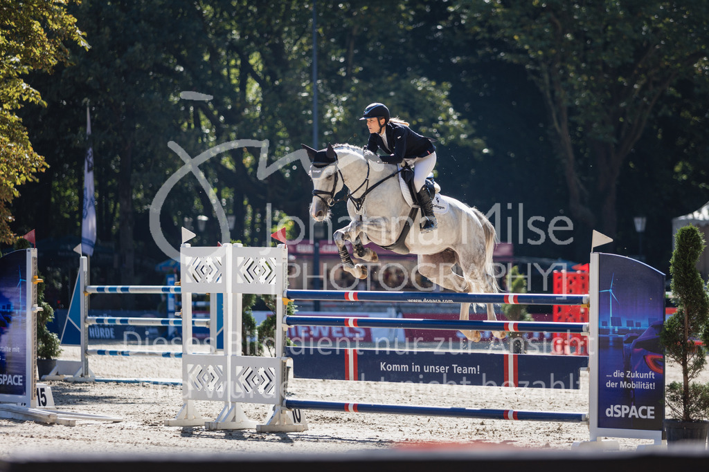 230909_OWLCh_MediumTour-237 | Deine schönsten Turniermomente als professionelle Fotos! Entdecke hochwertige Pferdesport-Fotografie im Online-Shop. Jetzt Fotos finden & bestellen!