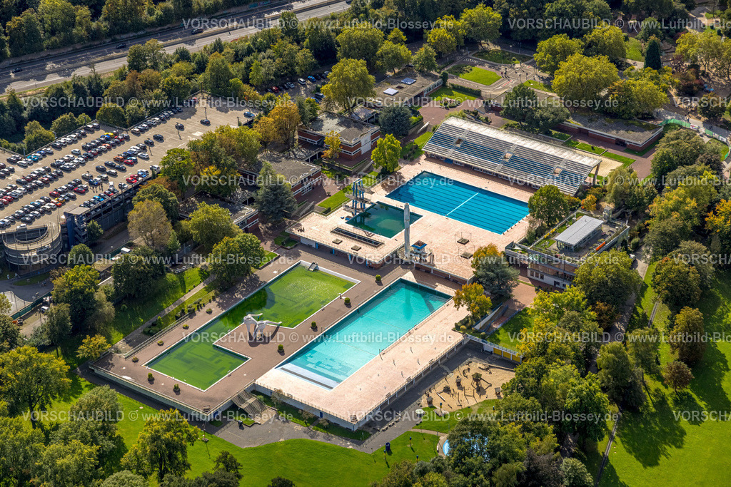 Essen241002088 | Luftbild, Grugabad Schwimmbad mit Tribüne im Grugapark, Rüttenscheid, Essen, Ruhrgebiet, Nordrhein-Westfalen, Deutschland