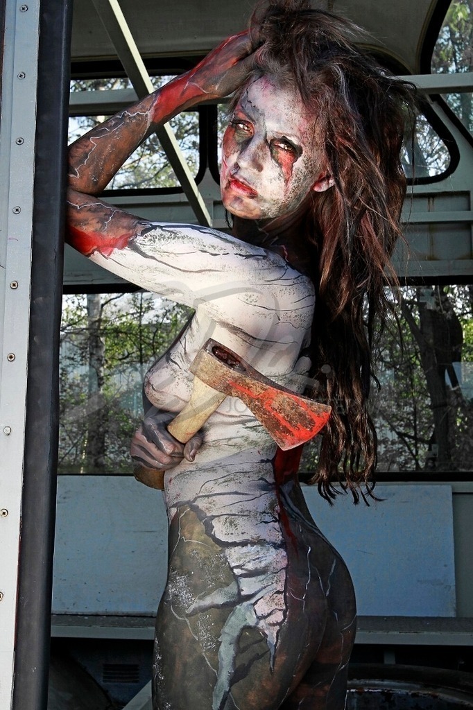 Bodypainting-ENDZEIT_1961b | #002 | Modell: Ilka | Foto: Tschiponnique Skupin - Realisiert mit Pictrs.com