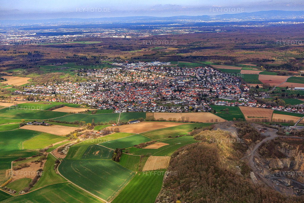 Luftbild: Ortsansicht von Süden in Roßdorf im Bundesland Hessen in Deutschland. Foto: IMG_077259.jpg vom 12.04.2015 durch Werner Riehm/FLY-FOTO.de