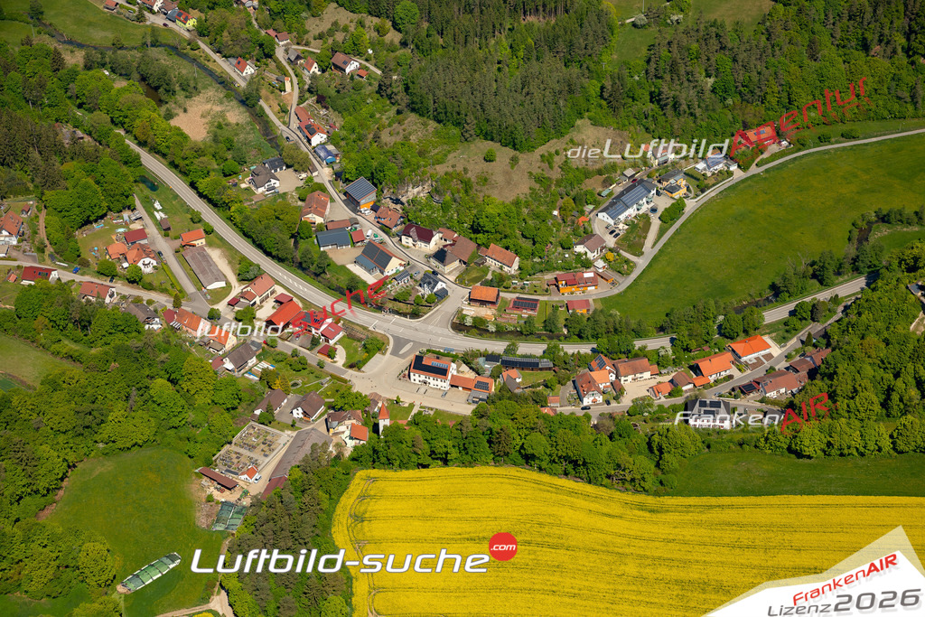 Schöne Luftaufnahme Pfaffenhofen Kastl - Die Luftaufnahme wurde 2025 vom Flugzeug heraus erstellt ( keine Drohne ) - Hochauflösende Luftaufnahme - für professionelle Ausdrucke geeignet. Die Geschenkidee !Mit Lizenz und Bildrechte bestellbar