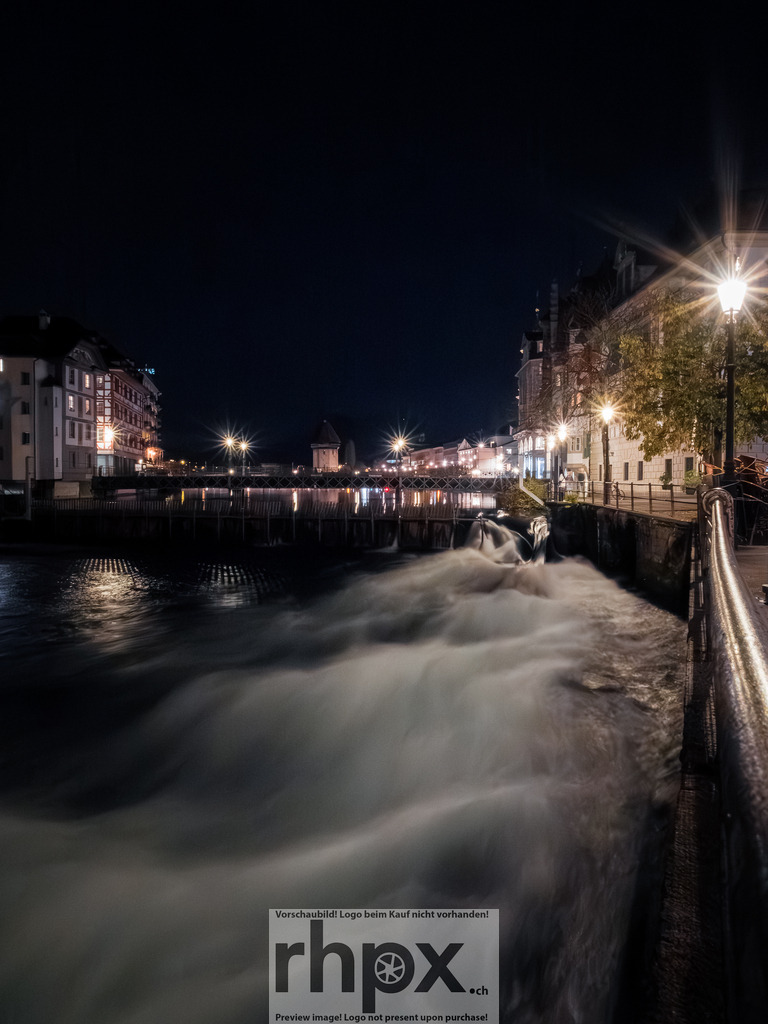 Herbst in Luzern | Stimmungsvolle Fotokunst aus Luzern. Erlebe den Pilatus, den See und die Stadt Luzern in exklusiven Aufnahmen in der Fotogalerie & Shop. - Realisiert mit Pictrs.com